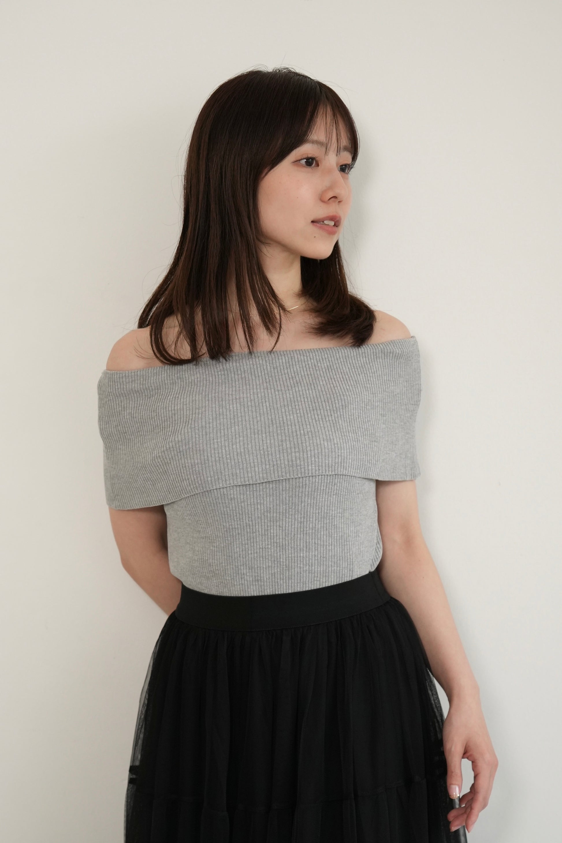 オフショルダーリブニットトップス
