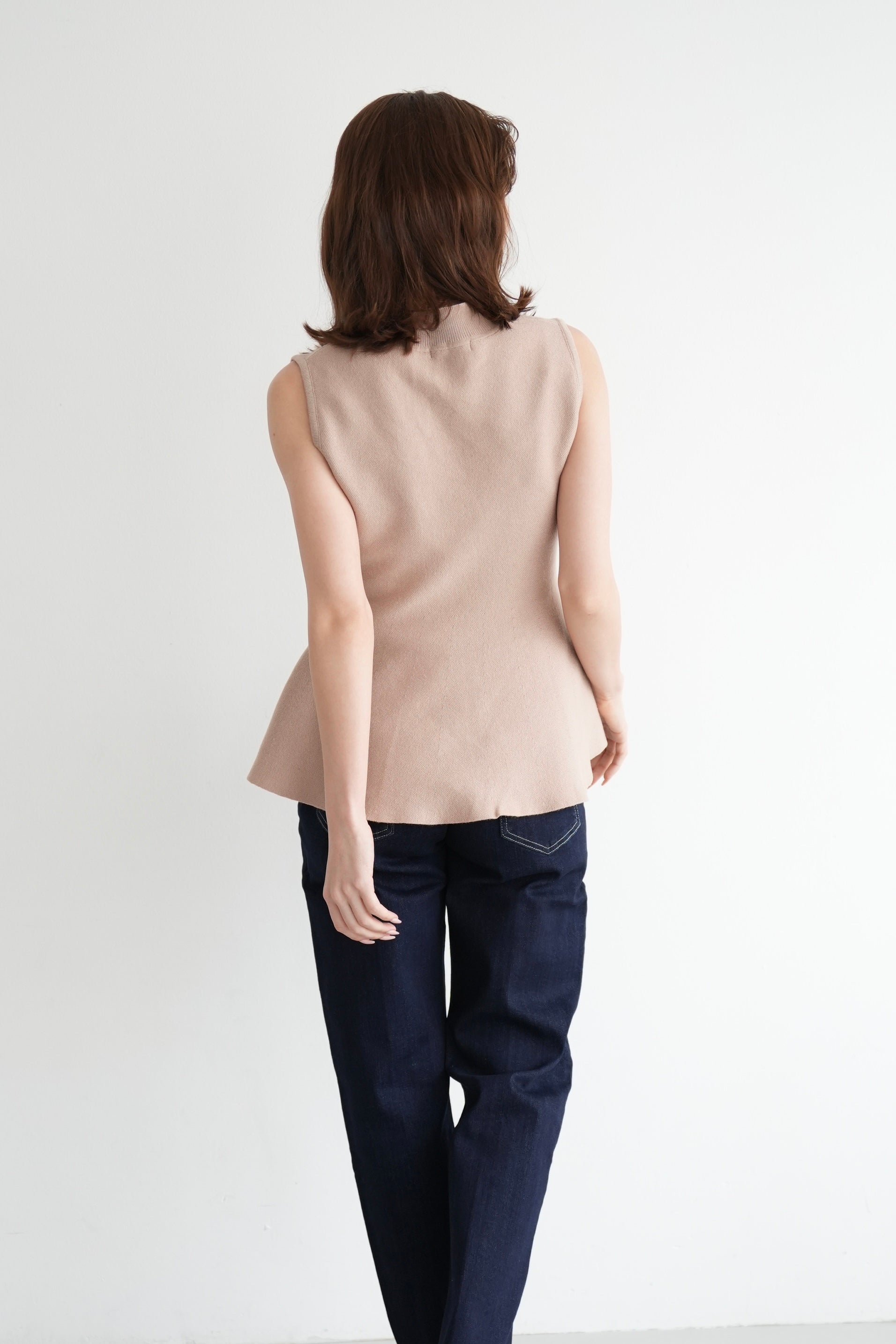 ピンタックテーパードデニムパンツ